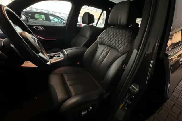BMW X5 (2024) thumbnail 5