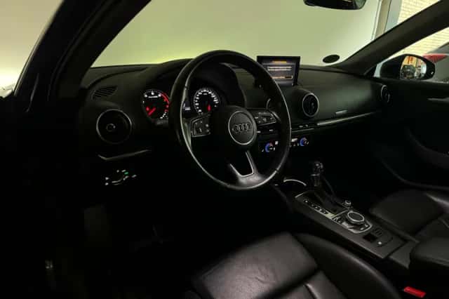 Audi A3 (2018) thumbnail 2