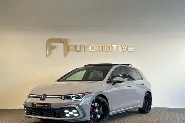 Volkswagen Golf (2021) thumbnail 1
