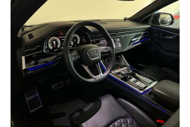 Audi Q8 (2023) thumbnail 2