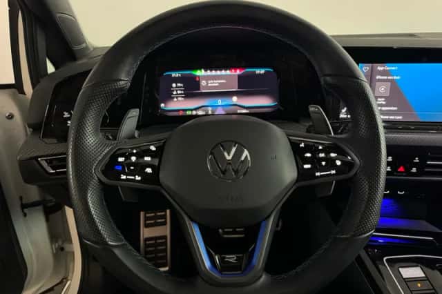 Volkswagen Golf (2023) thumbnail 6