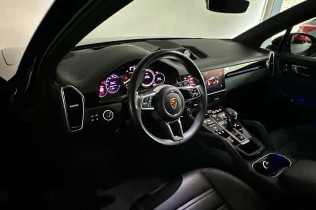 Porsche Cayenne (2022) thumbnail 2