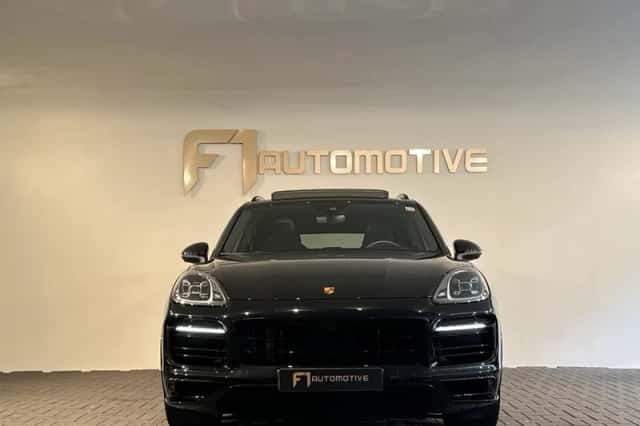 Porsche Cayenne (2022) thumbnail 3