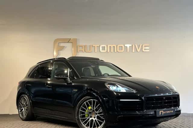 Porsche Cayenne (2022) thumbnail 4