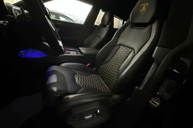 Lamborghini Urus (2022) thumbnail 4