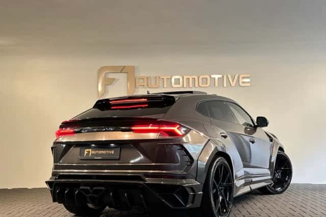 Lamborghini Urus (2018) thumbnail 2