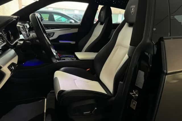 Lamborghini Urus (2018) thumbnail 4
