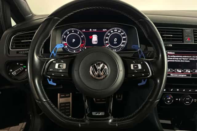 Volkswagen Golf (2017) thumbnail 5