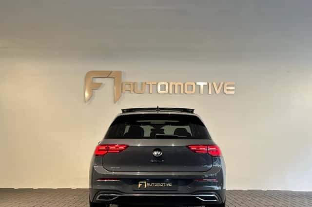Volkswagen Golf (2022) thumbnail 4