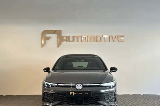 Volkswagen Golf (2024) thumbnail 2