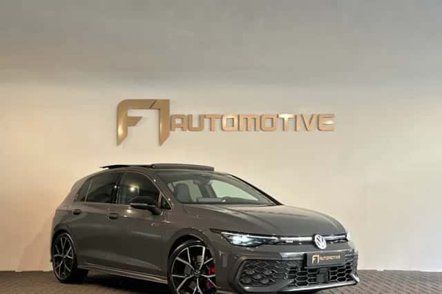 Volkswagen Golf (2024) thumbnail 3