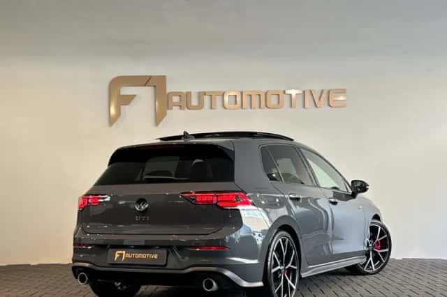 Volkswagen Golf (2024) thumbnail 4