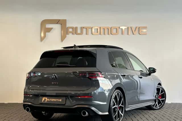Volkswagen Golf (2024) thumbnail 5