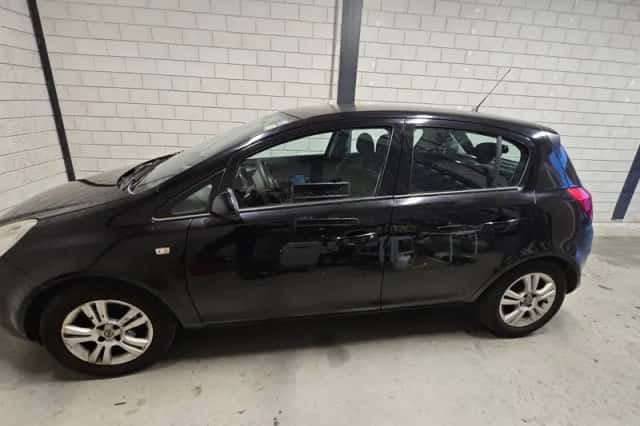 Opel Corsa (2009) thumbnail 5