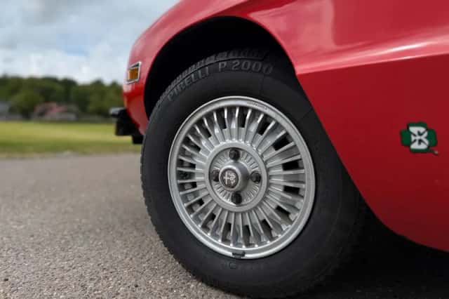 Alfa Romeo Spider (1981) thumbnail 21
