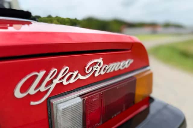 Alfa Romeo Spider (1981) thumbnail 28