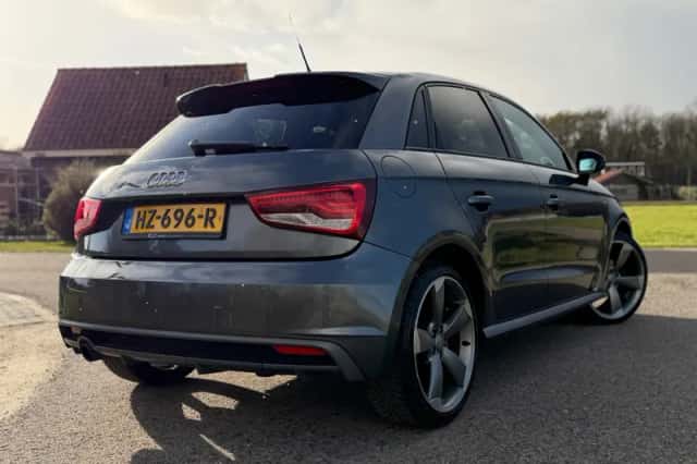 Audi A1 (2016) thumbnail 3