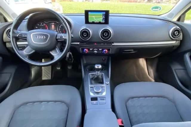Audi A3 (2015) thumbnail 2