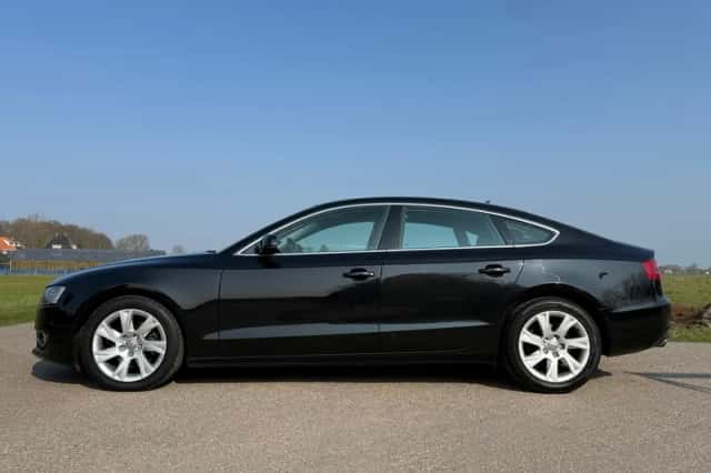 Audi A5 (2012) thumbnail 2