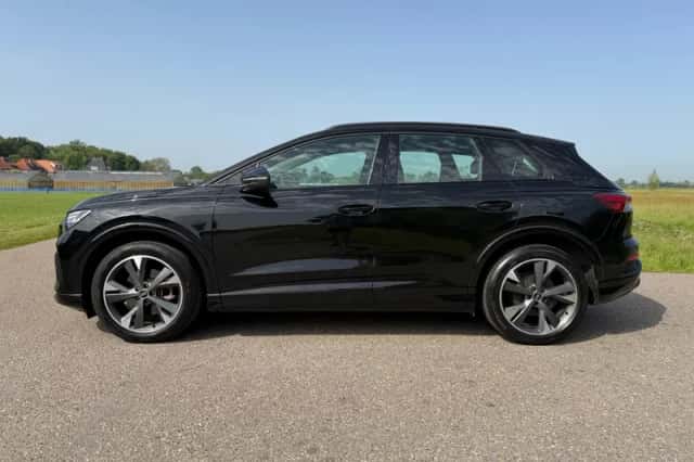 Audi Q4 e-tron (2022) thumbnail 3