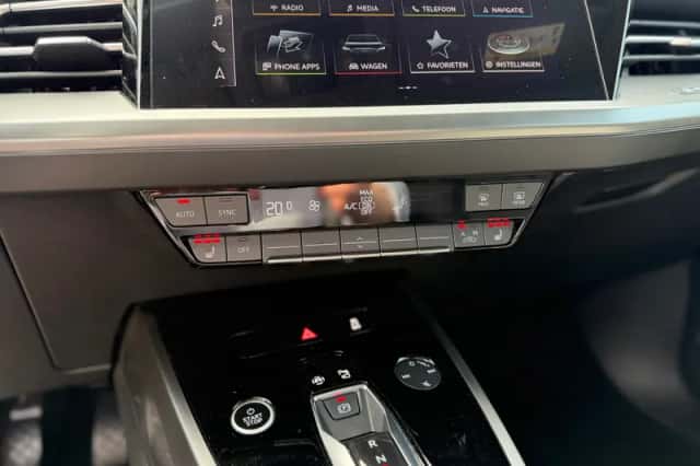 Audi Q4 e-tron (2022) thumbnail 22
