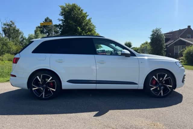 Audi Q7 (2018) thumbnail 6