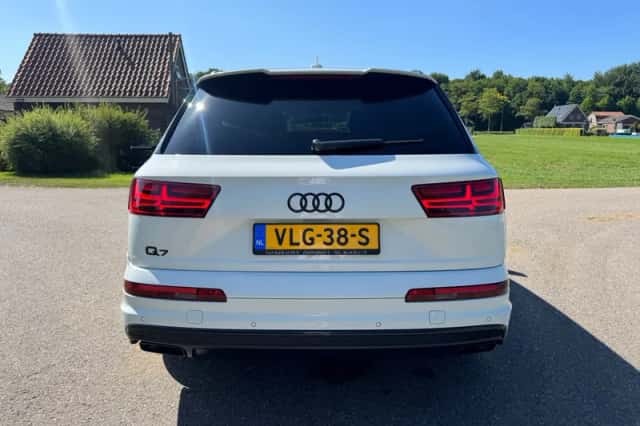 Audi Q7 (2018) thumbnail 8