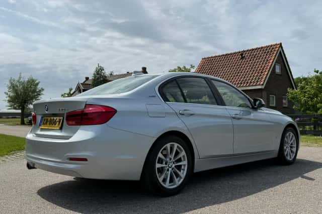 BMW 3-Serie (2016) thumbnail 34