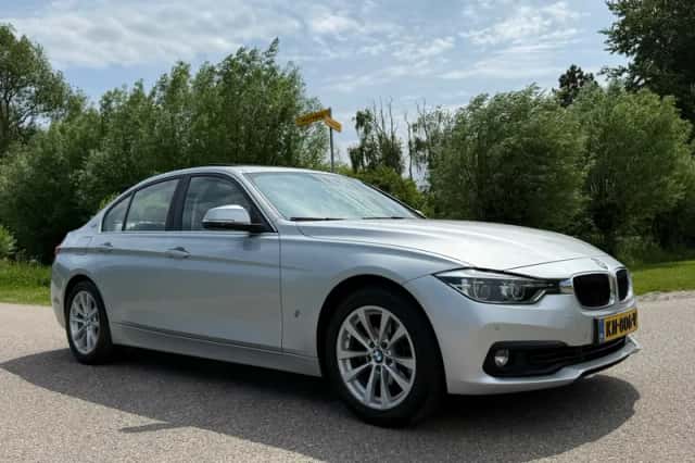 BMW 3-Serie (2016) thumbnail 36