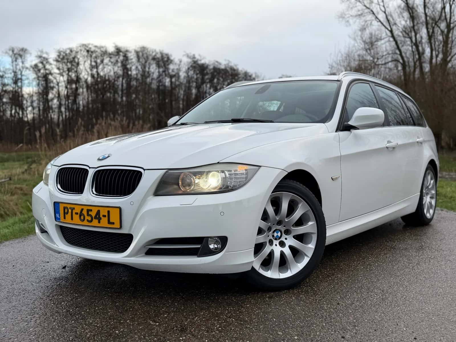 BMW 3-Serie (2011) — foto 1