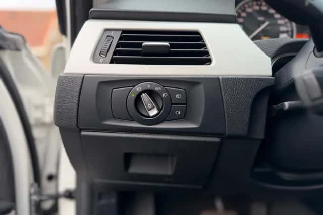 BMW 3-Serie (2011) thumbnail 13