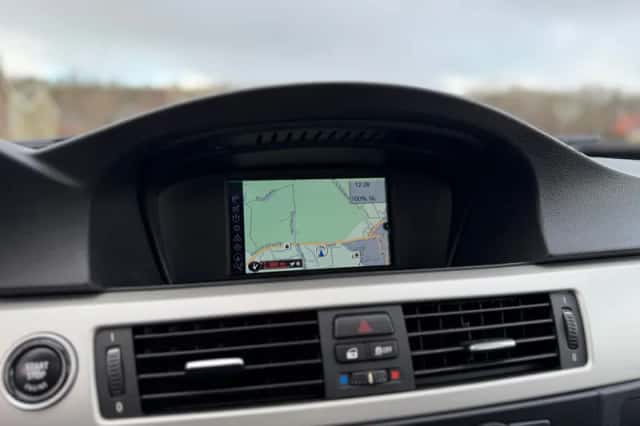BMW 3-Serie (2011) thumbnail 16
