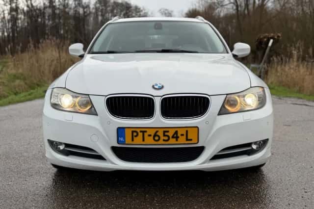 BMW 3-Serie (2011) thumbnail 3