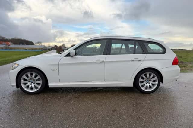BMW 3-Serie (2011) thumbnail 9