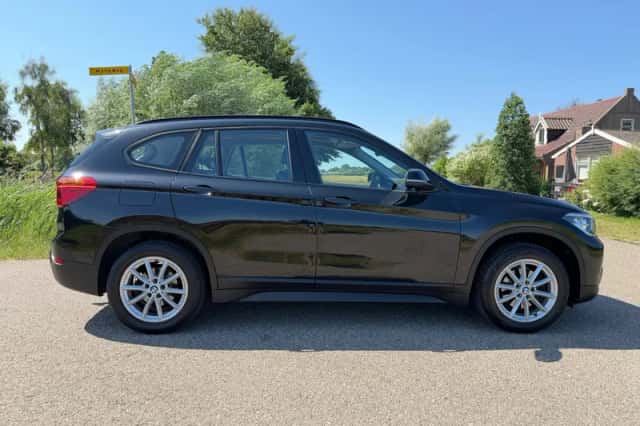 BMW X1 (2017) thumbnail 6