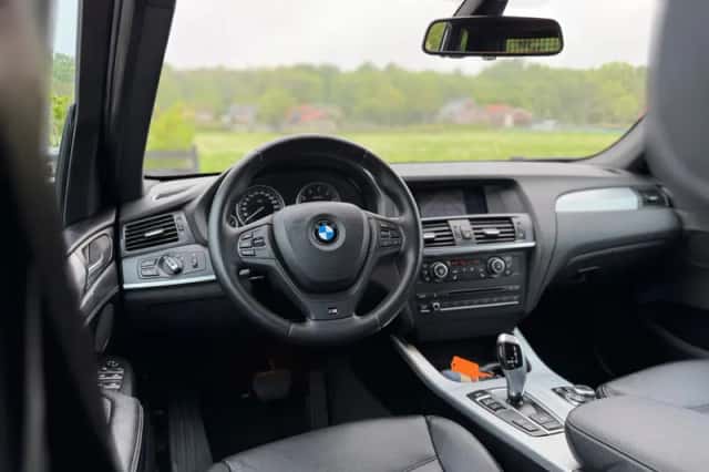 BMW X3 (2011) thumbnail 2