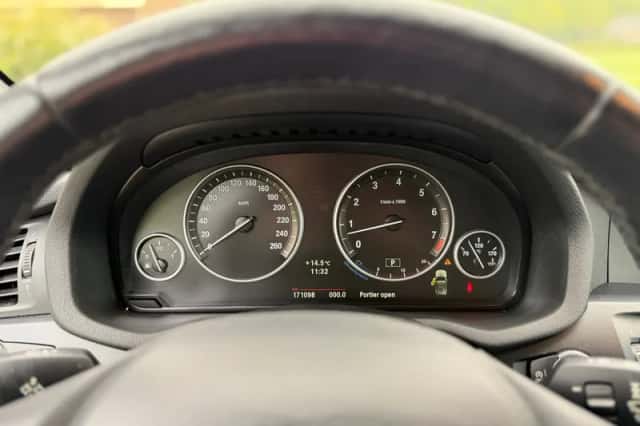 BMW X3 (2011) thumbnail 17
