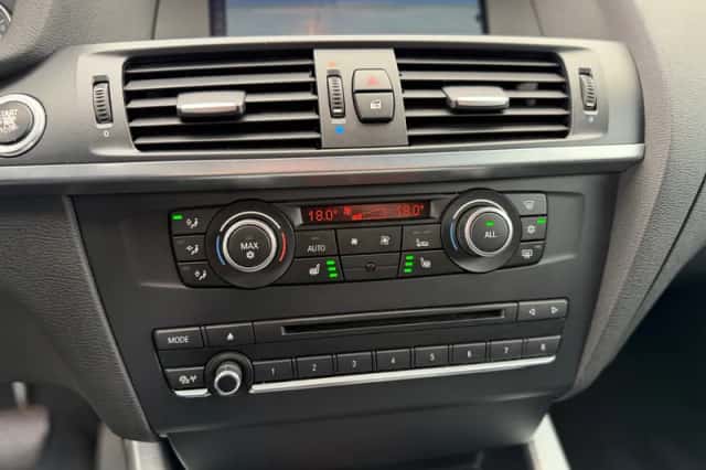 BMW X3 (2011) thumbnail 21