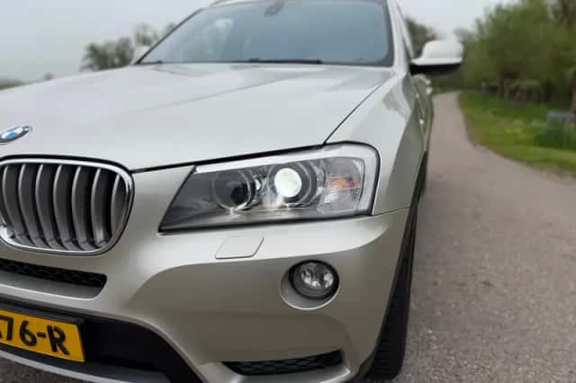 BMW X3 (2011) thumbnail 29