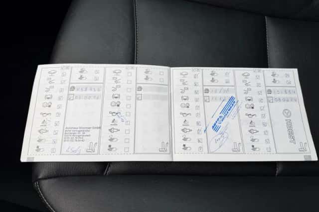 BMW X3 (2011) thumbnail 32