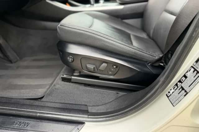 BMW X3 (2011) thumbnail 10
