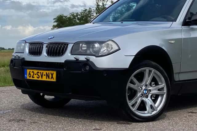 BMW X3 (2004) thumbnail 3