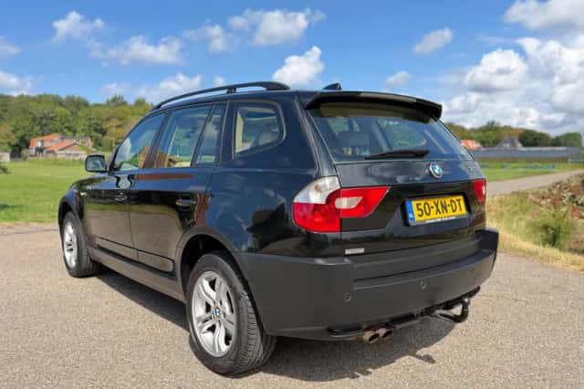 BMW X3 (2004) thumbnail 3