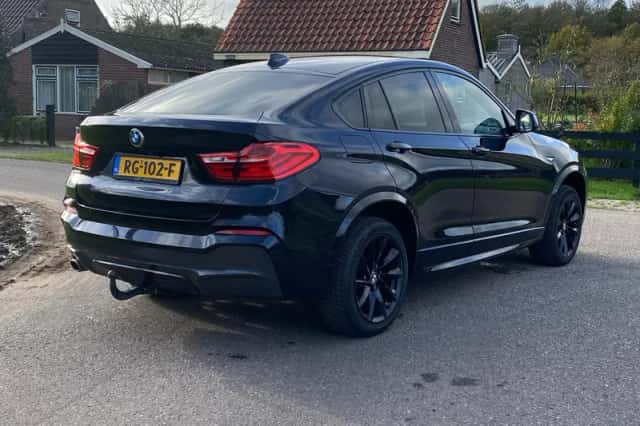 BMW X4 (2016) thumbnail 23