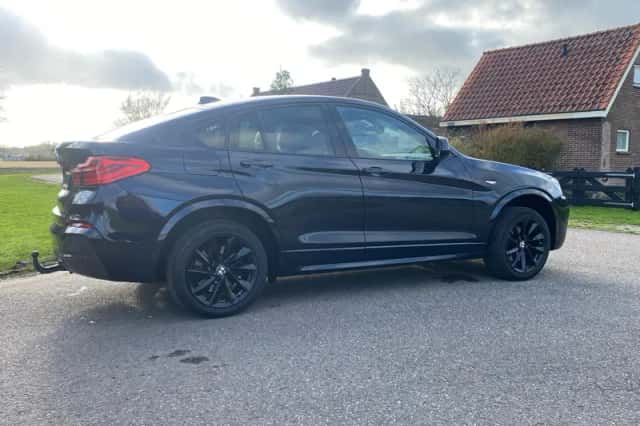 BMW X4 (2016) thumbnail 24