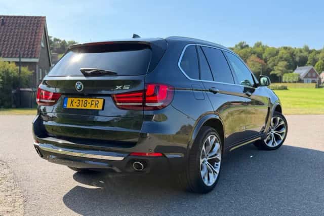 BMW X5 (2017) thumbnail 3
