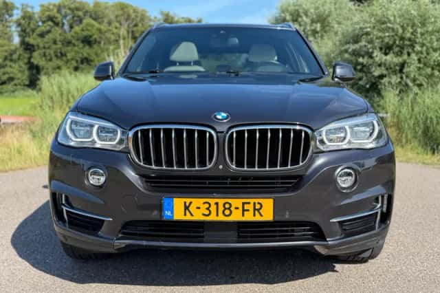 BMW X5 (2017) thumbnail 4
