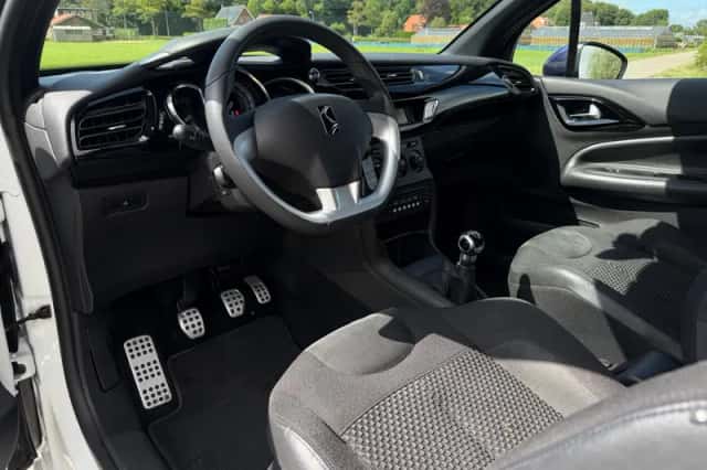 Citroën DS3 (2013) thumbnail 4