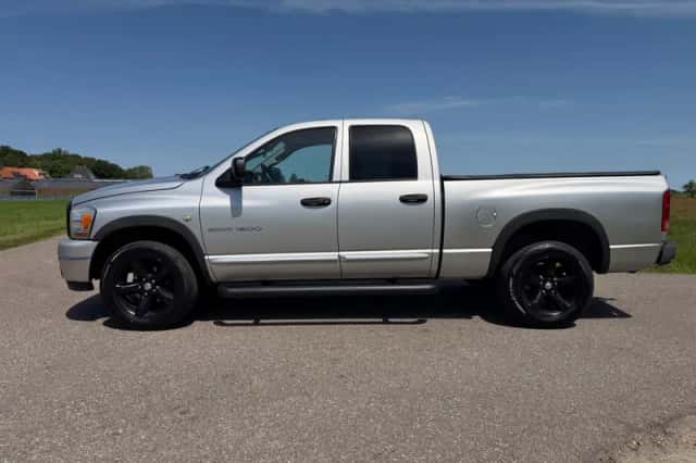Dodge RAM (2006) thumbnail 2