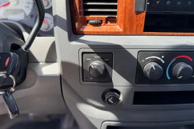 Dodge RAM (2006) thumbnail 11